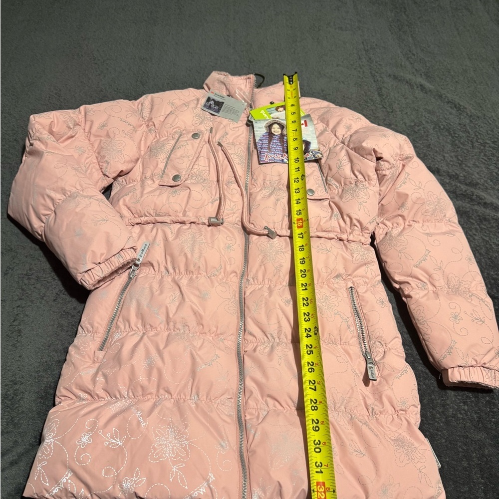 Pink Kids Puffer Jacket
Tradicional Canadian quality 💕 - Picture 5 of 11